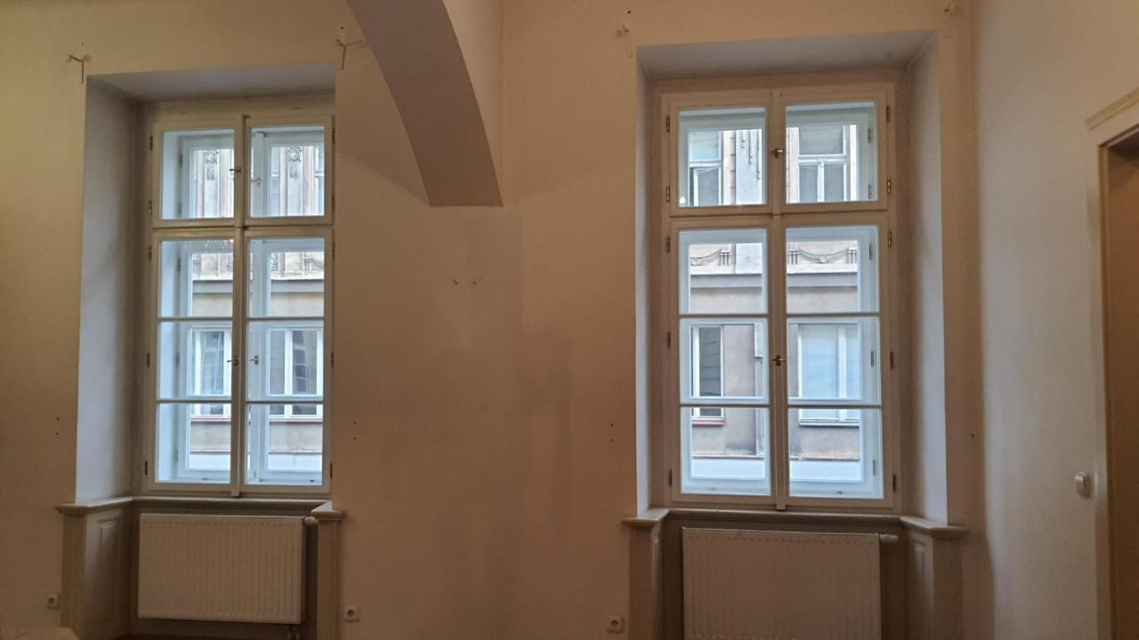 Private Room In Shared Luxurious Palace Like Apartment With 2 Bathrooms Including Whirlpool And Virtual Reality Praga Exterior foto