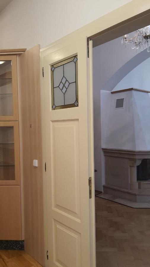 Private Room In Shared Luxurious Palace Like Apartment With 2 Bathrooms Including Whirlpool And Virtual Reality Praga Exterior foto