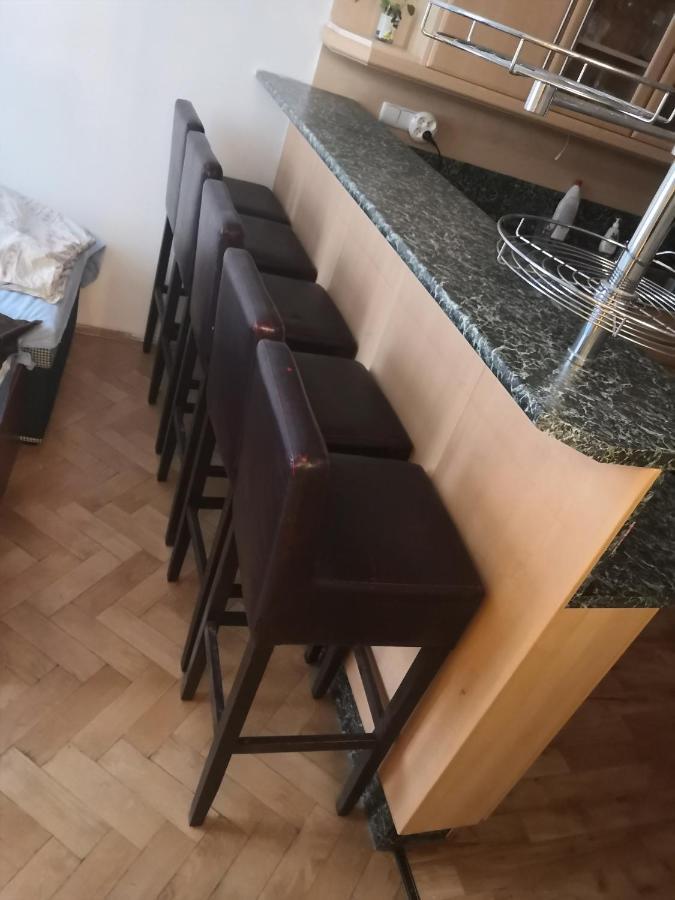 Private Room In Shared Luxurious Palace Like Apartment With 2 Bathrooms Including Whirlpool And Virtual Reality Praga Exterior foto