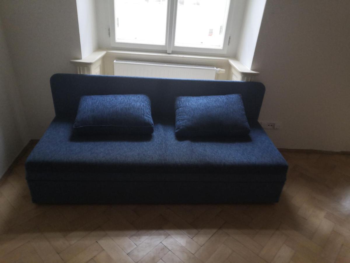 Private Room In Shared Luxurious Palace Like Apartment With 2 Bathrooms Including Whirlpool And Virtual Reality Praga Exterior foto