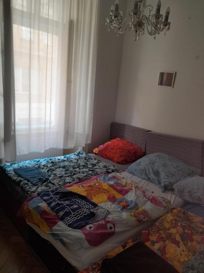 Private Room In Shared Luxurious Palace Like Apartment With 2 Bathrooms Including Whirlpool And Virtual Reality Praga Exterior foto