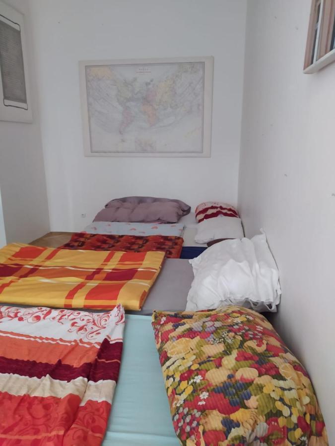 Private Room In Shared Luxurious Palace Like Apartment With 2 Bathrooms Including Whirlpool And Virtual Reality Praga Exterior foto