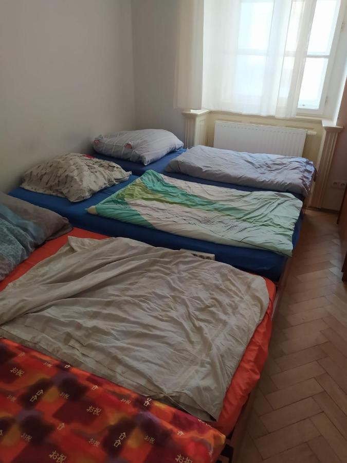 Private Room In Shared Luxurious Palace Like Apartment With 2 Bathrooms Including Whirlpool And Virtual Reality Praga Exterior foto